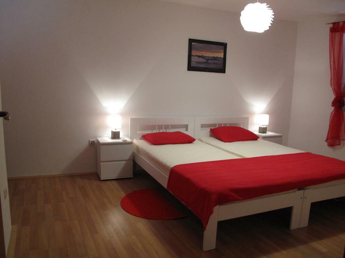 Illy City Centre Apartment 시베니크 외부 사진