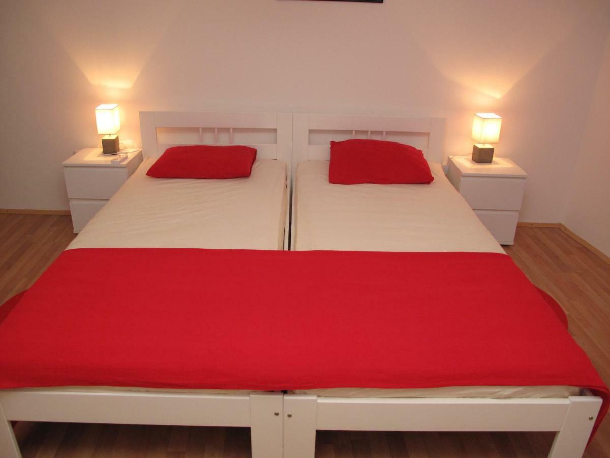 Illy City Centre Apartment 시베니크 외부 사진