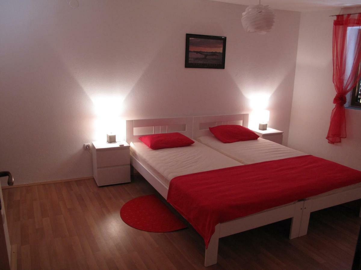 Illy City Centre Apartment 시베니크 외부 사진