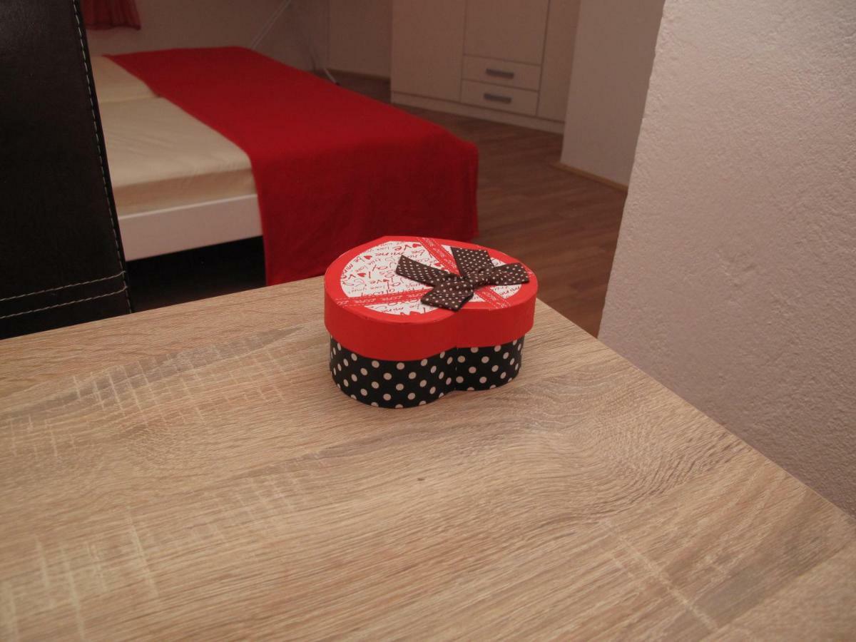 Illy City Centre Apartment 시베니크 외부 사진