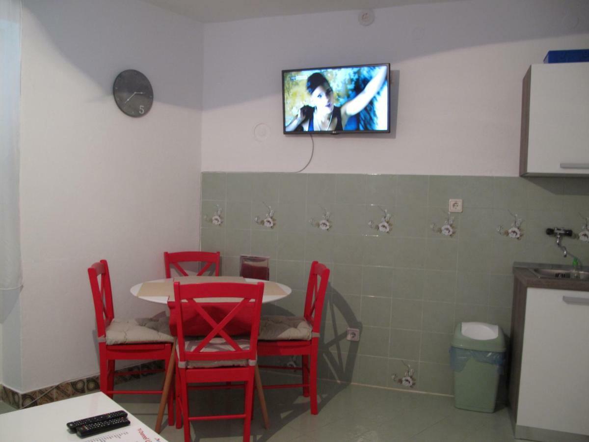 Illy City Centre Apartment 시베니크 외부 사진