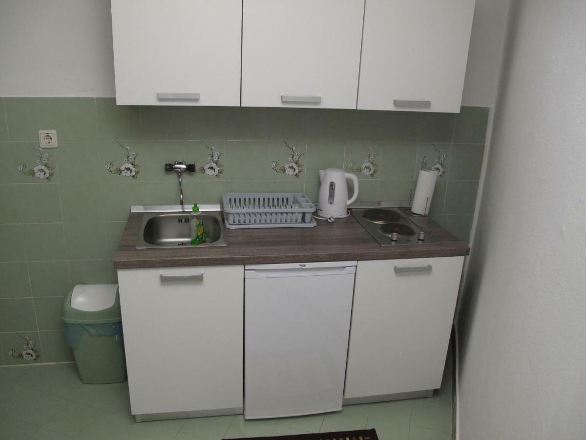 Illy City Centre Apartment 시베니크 외부 사진
